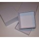 3 pudełka kwadratowe z białego kartonu średnie